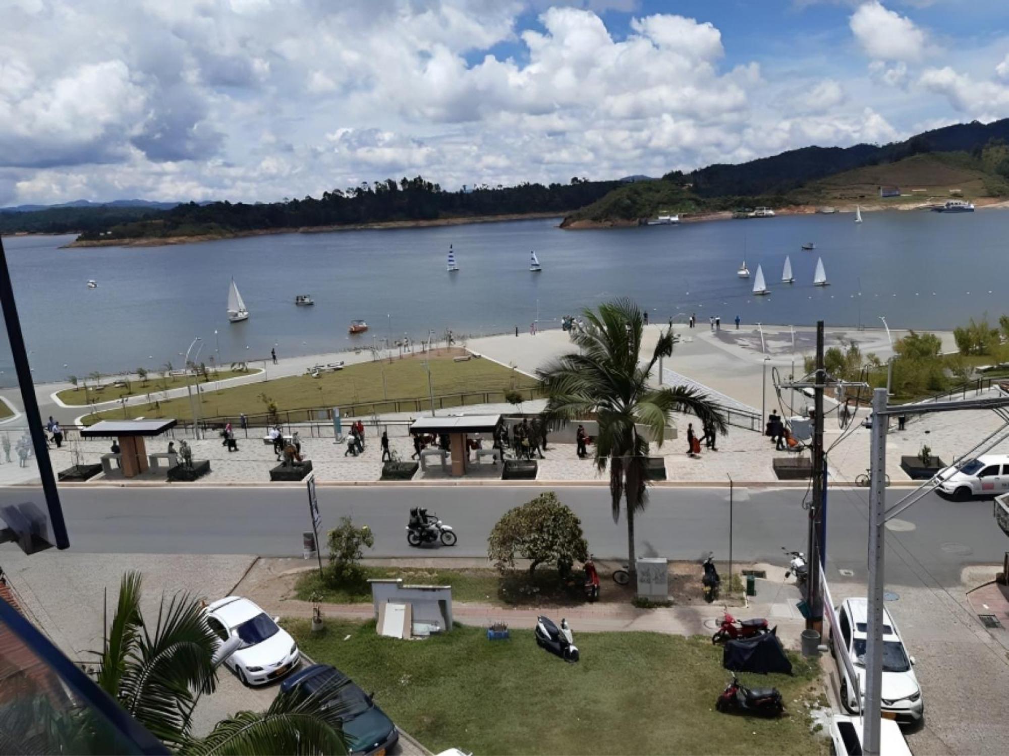 Hotel Guatatur Guatapé Eksteriør billede