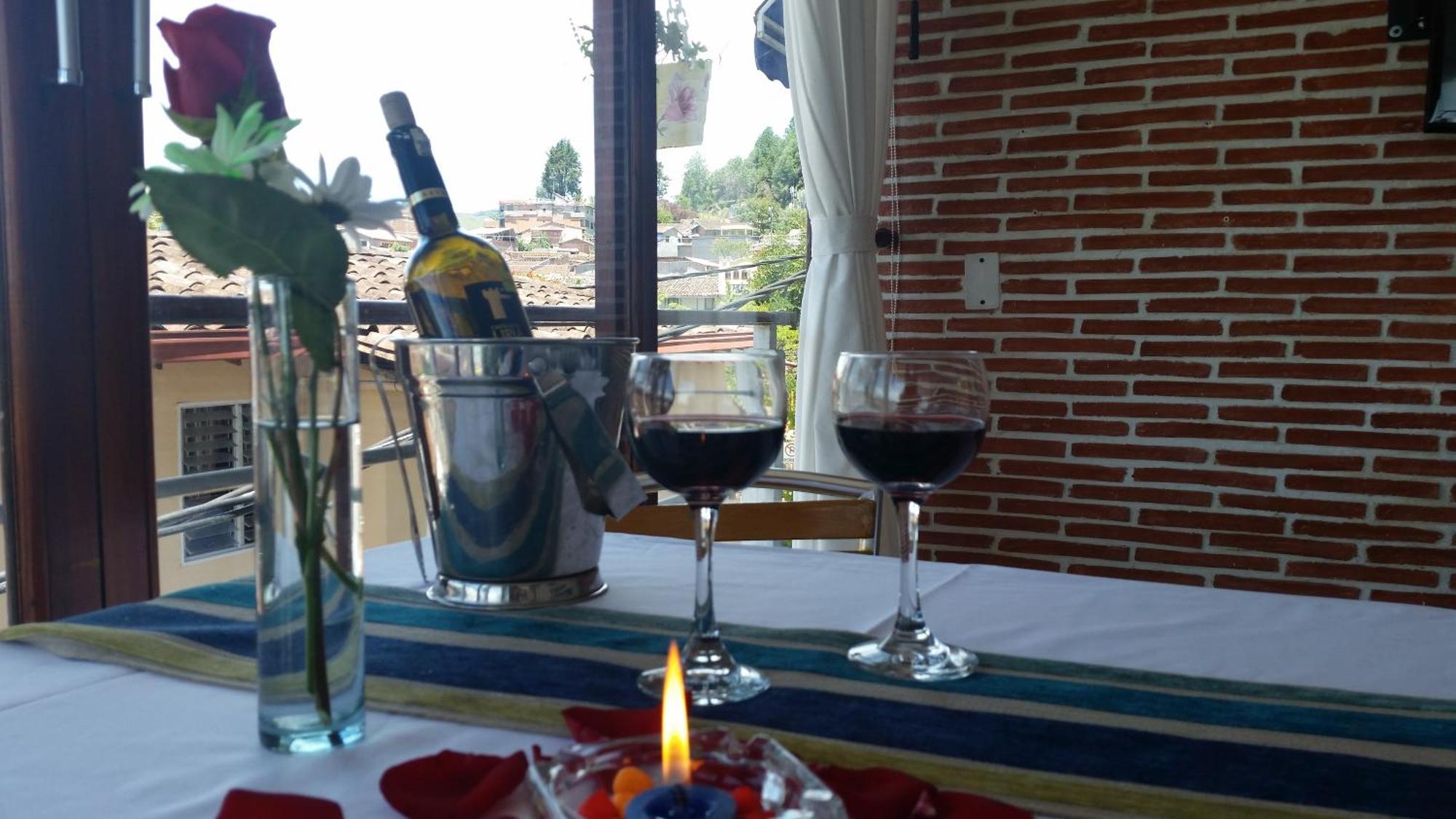 Hotel Guatatur Guatapé Eksteriør billede
